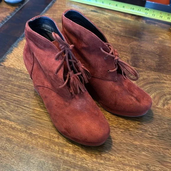 Report burnt orange wedge booties. Size 7 EUC. - Picture 2 of 6